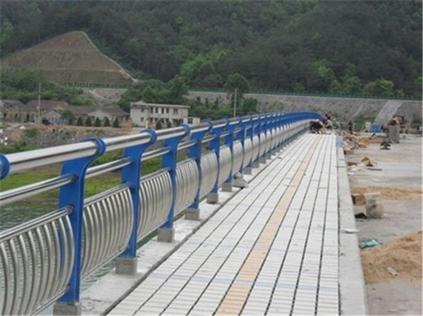 奉贤不锈钢桥梁护栏是一种什么材质的护栏